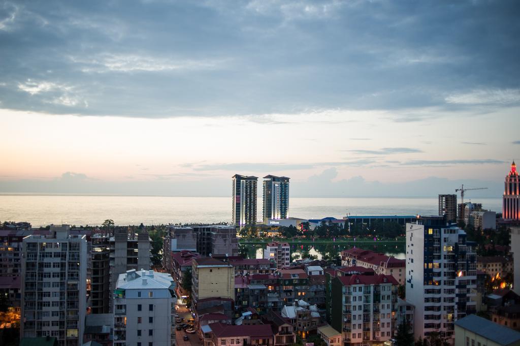 Apartment On Takaishvili バトゥーミ エクステリア 写真