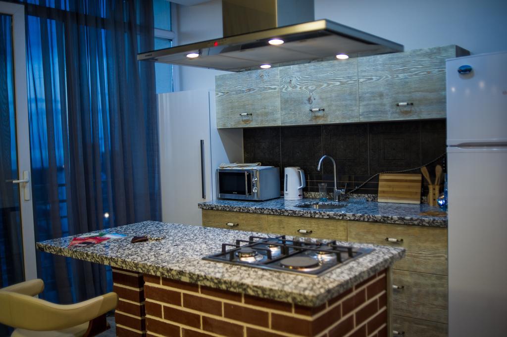 Apartment On Takaishvili バトゥーミ エクステリア 写真