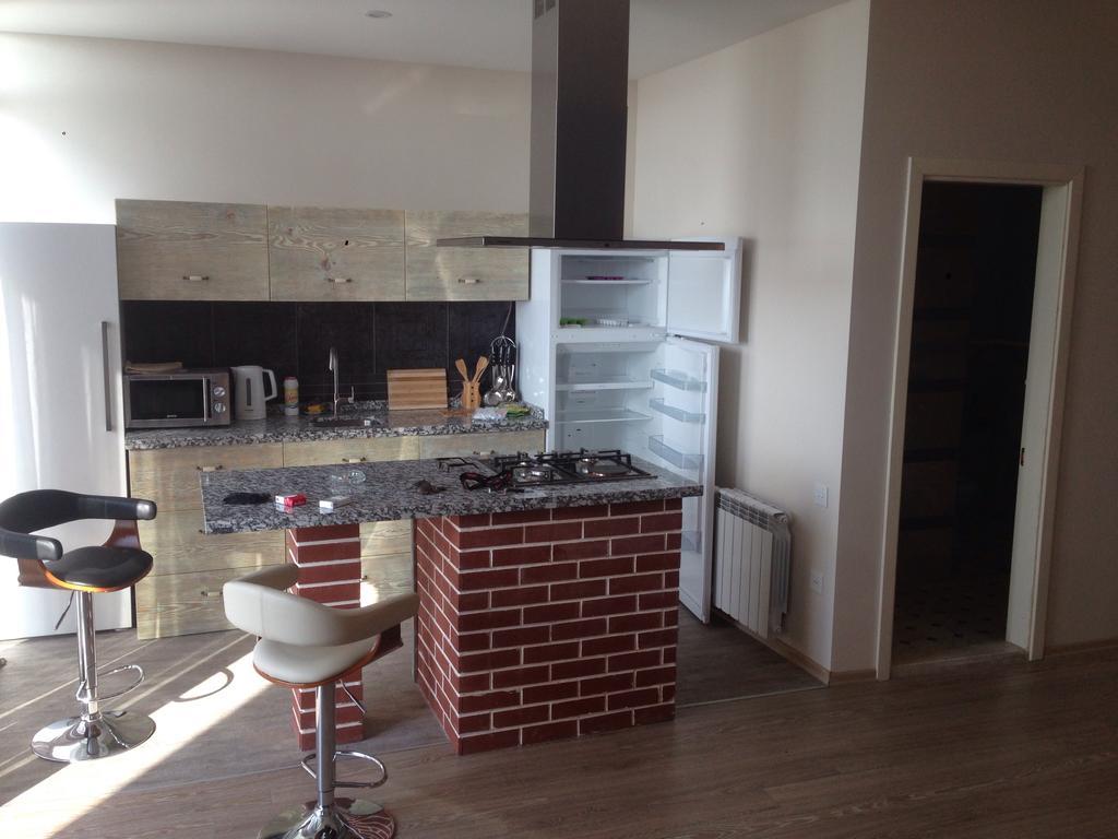 Apartment On Takaishvili バトゥーミ エクステリア 写真