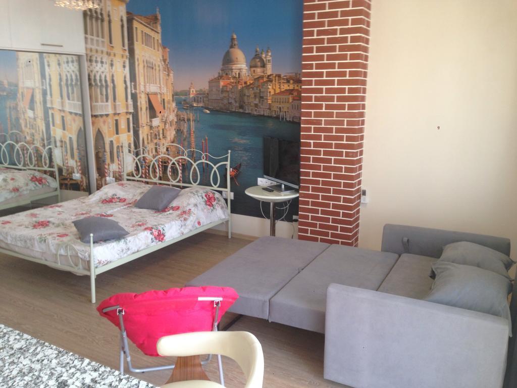 Apartment On Takaishvili バトゥーミ エクステリア 写真